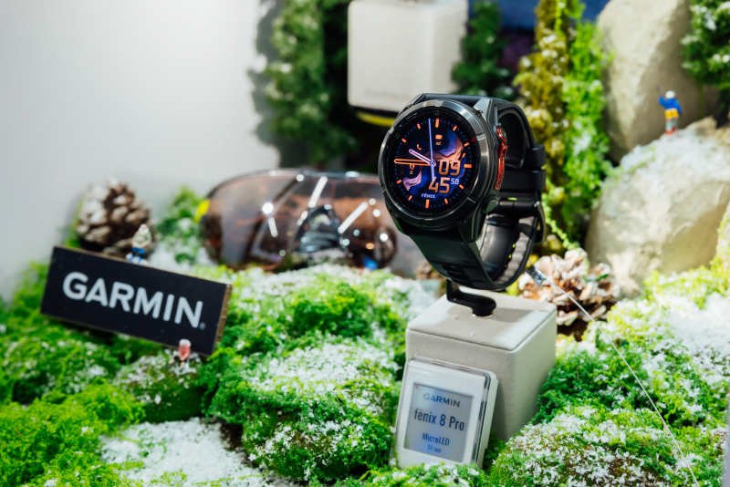 米兰体育携手Garmin 推出首款Micro LED智慧手表