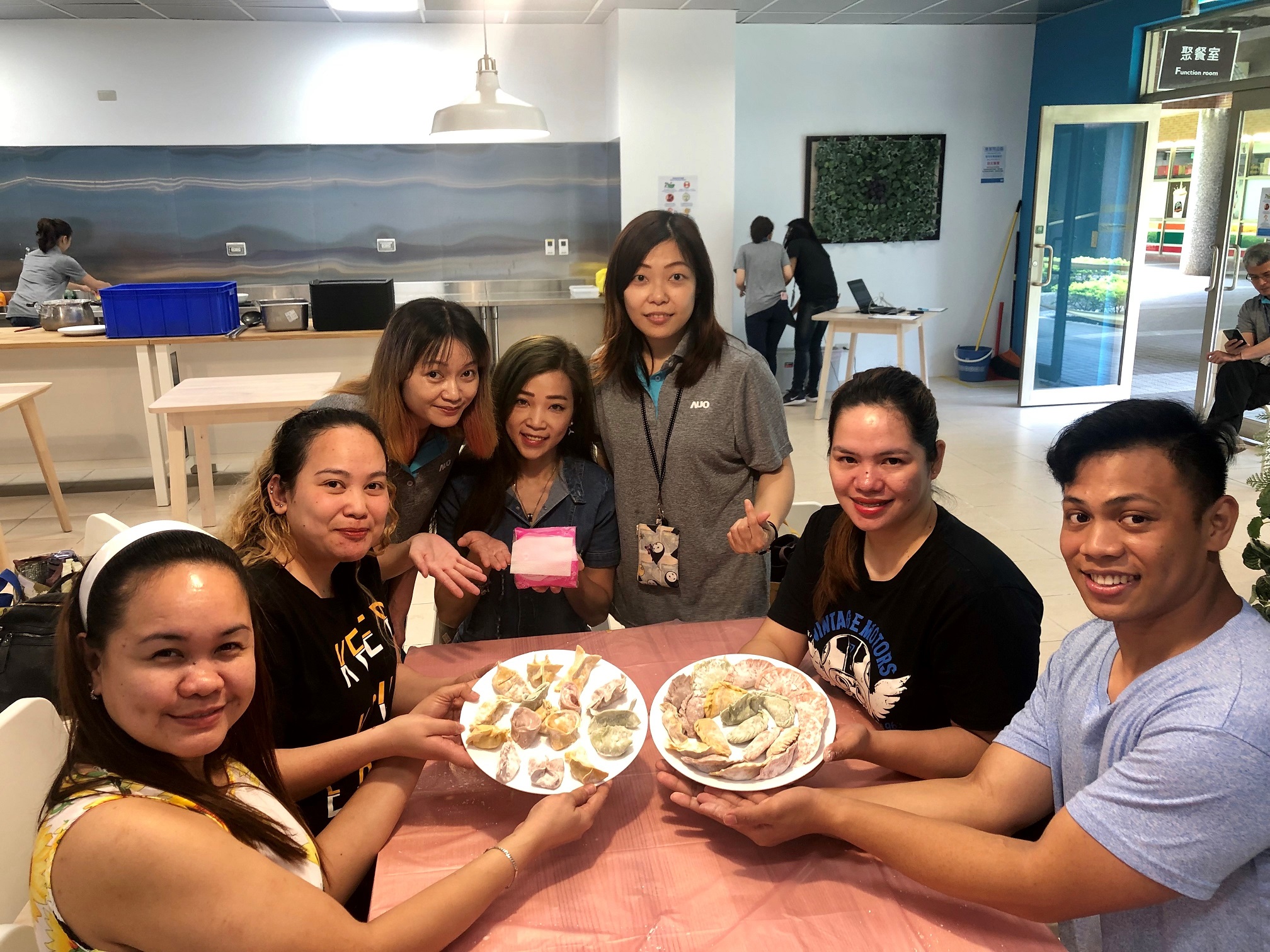 米蘭體育將DEI理念貫徹到企業文化和實踐，舉辦如台菲廚藝交流等活動，讓同仁了解彼此文化差異、培養情感